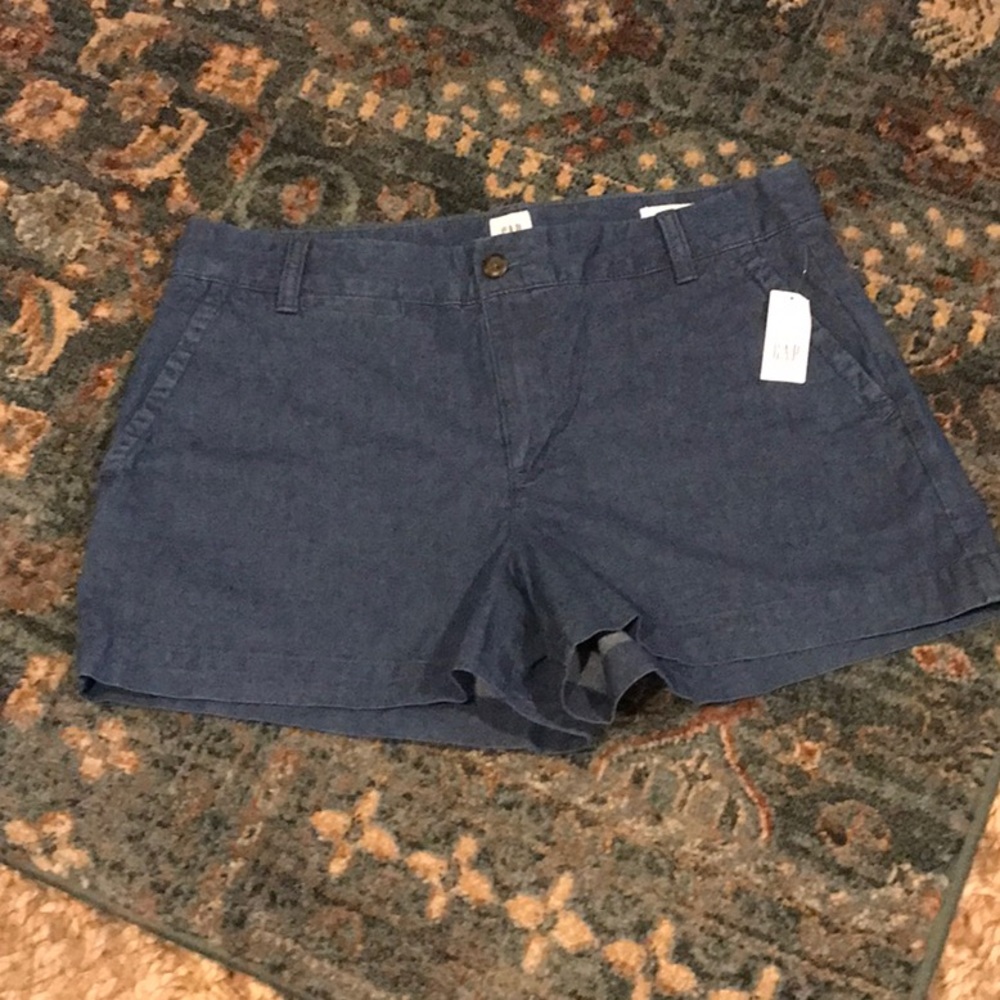 GAP shorts